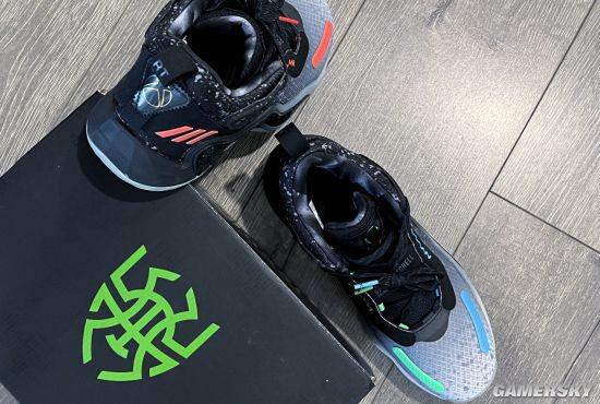 球星也是游戏玩家！Adidas × Xbox联名球鞋开箱